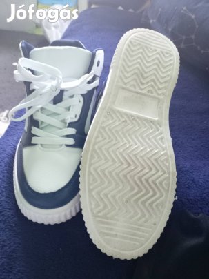 Keresek: mészáros. mária