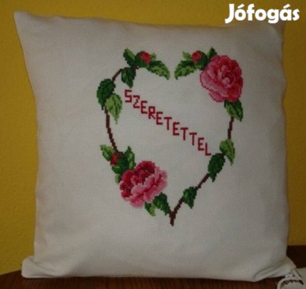 Keresztszemes párna huzatok mesefigurás és más mintával