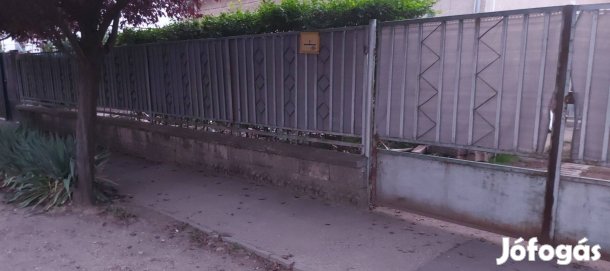 Kerítés bontott