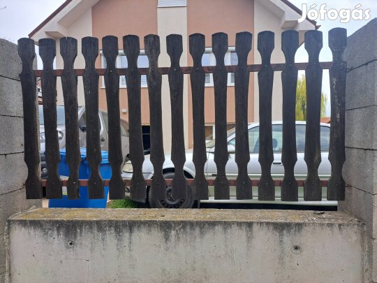 Kerítés egyben eladó 