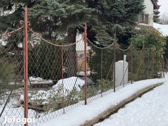Kerítés fém 70 éves