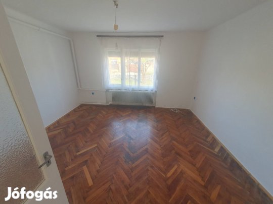 Kertes családi ház nyugodt környéken!