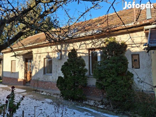 Kertes ház kiváló közlekedéssel, azonnali költözéssel