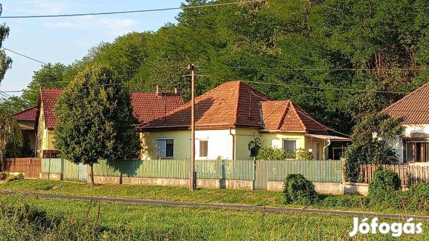 Kertesház Múcsonyban