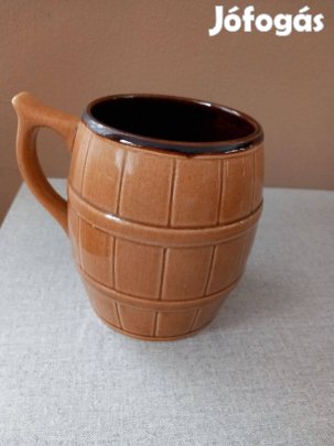 Kertész Klára jelzéssel kerámia sörös korsó