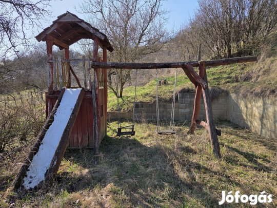 Kerti akác rönk játszótér, hinta