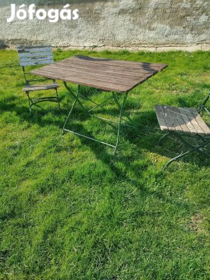 Kerti asztal, két darab székkel