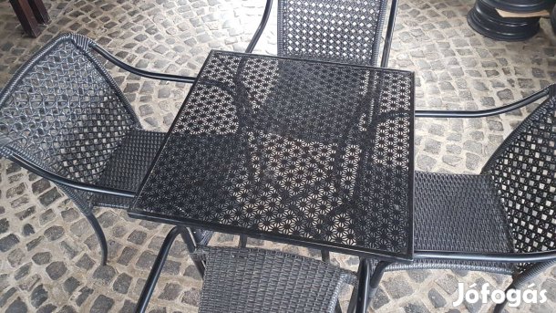 Kerti asztal és szék