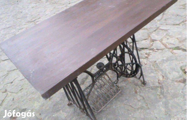 Kerti asztal terasz bútor étkezőasztal