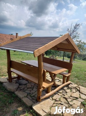 Kerti bútor akácból és tölgyből