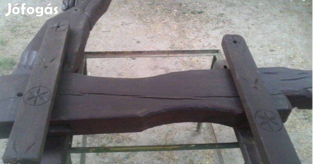 Kerti bútor iparművész faragott fa ló hinta