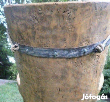 Kerti bútor natúr faragott fa teknő fotel hinta