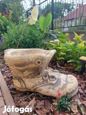 Kerti dekoráció bakancs 