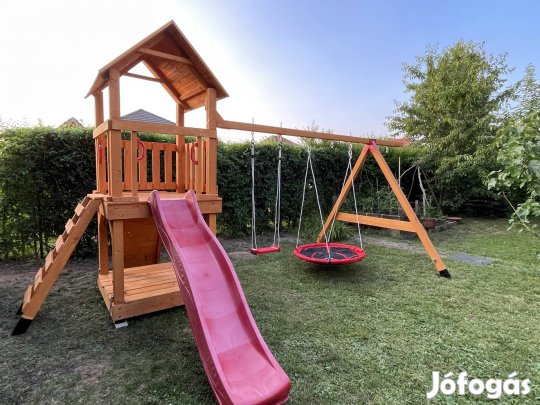 Kerti játszótér tornyos , csúszda, hinta, homokozó