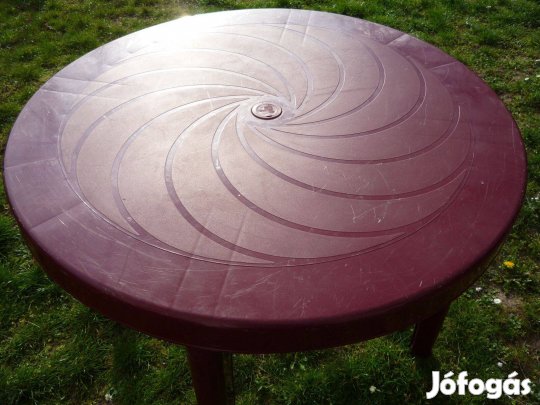 Kerti műanyag, bordó, kerek asztal