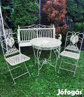 Kerti ötletek - Kovácsoltvas kerti pad és garnitúra