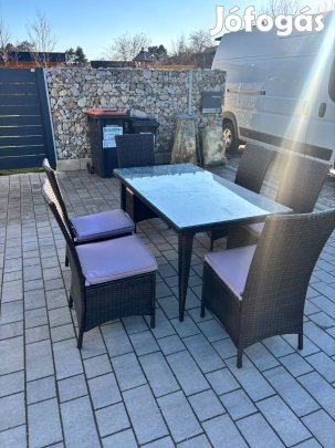 Kerti rattan étkező