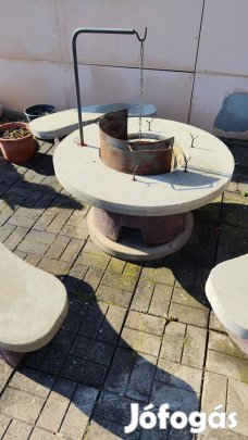 Kerti szalonnasütő