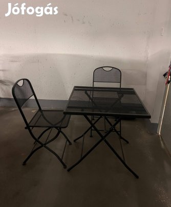Kerti szék és asztal