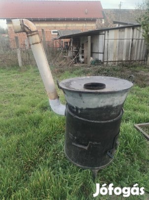 Kerti tűzhely bográccsal