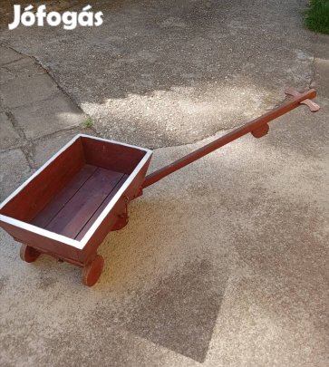 Kertikocsi eladó Miskolcon. 