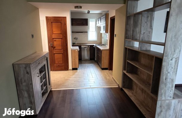 Kertváros felújított 3 szobás lakás