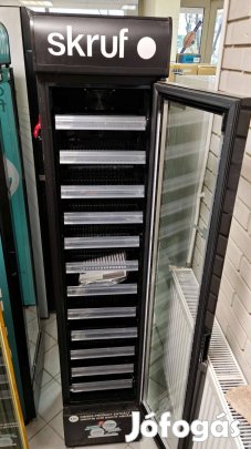 Keskeny üvegajtós hűtők eladók, rengeteg polccal szerelve