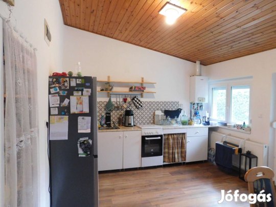 Keszthely-Kertvárosban felújított családi ház eladó