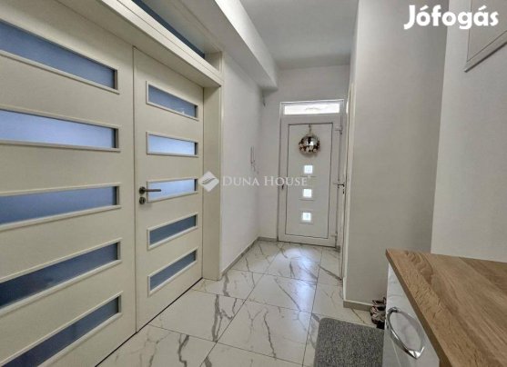 Keszthelyi eladó 95 nm-es lakás #5178649