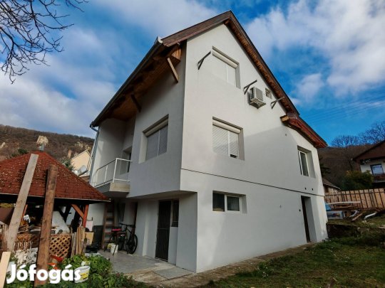 Kesztölc Klastrompusztán lakható 2+2 fél szobás hőszigetelt ház eladó