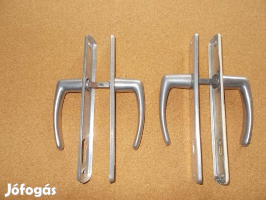 Két ajtó kilincs készlet