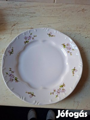 Két darab Zsolnay virágmintás tányér eladó