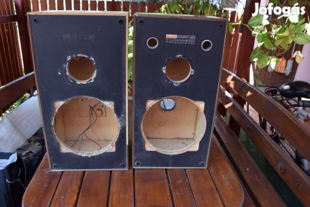 Két darab üres hangfal