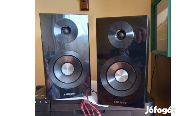 Két db. kis méretű hangfal