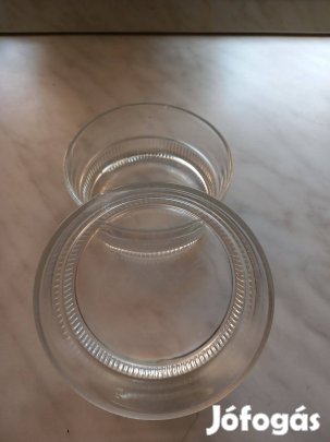 Két egyforma retro üveg hamutál átm 10 cm