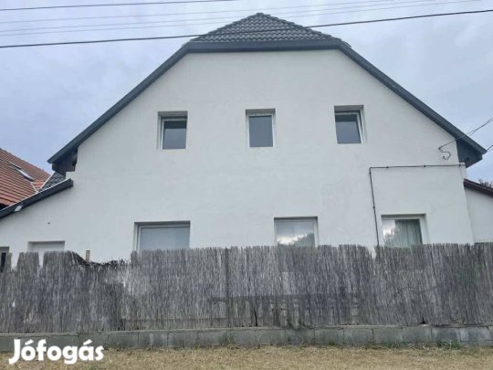 Két generációs Szigethalmi családi ház eladó 