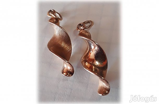 Két gyönyörű, új fülbevalóra is tehető 14 kar.3.2 gr arany medál