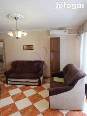 Két háló szobás lakás kiadó a villamosvonal mellett (Bem tér)