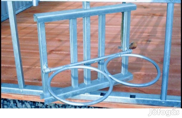 Két hónapot használt Kutyakenel