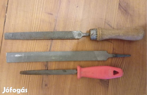 Két két oldalas, egy három oldalas reszelő együtt 1400 Ft Bp.3