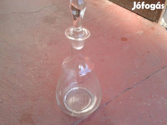 Két különböző hibás likőrös üveg