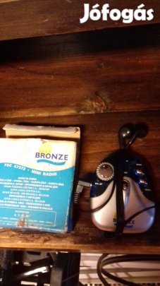 Két különböző mini rádió FM- AM VHF