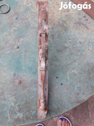 Két különböző tolózár 30cm ajtó szélébe süllyeszthető