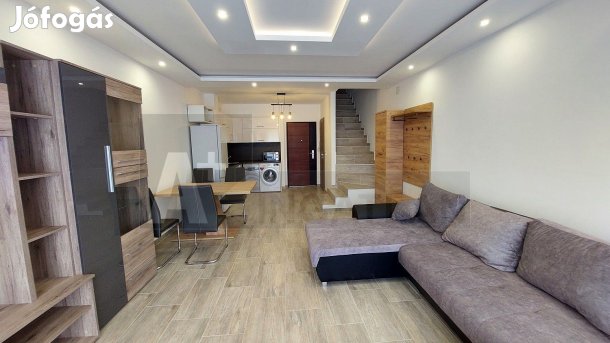 Két lakás egyben eladó!