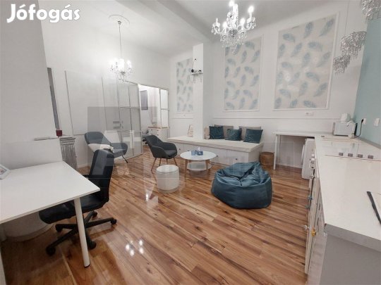 Két lakás egyben eladó a Belvárosban!