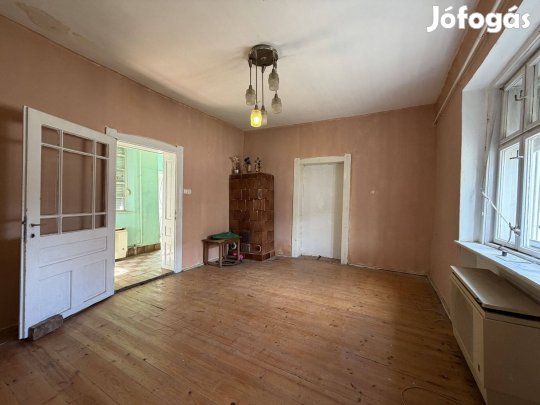 Két lakóegységes ingatlan Derecskén. Kiváló befektetési lehetőség!