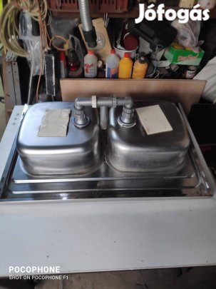 Két medencés mosogató