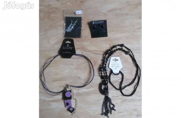 Két nyaklánc, és két fülbevaló együtt eladó!