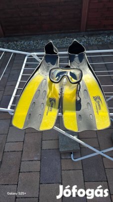 Két pár békatalp + szemüveg