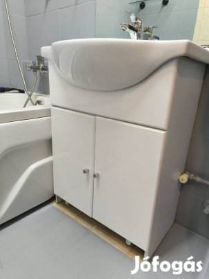 Két polcos mosdószekrény mosdóval és csapteleppel eladó